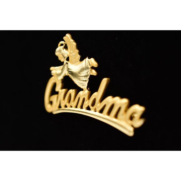 Danecraft Vintage Grandma Pin Brooch Angel Brushed Gold Signed 1980s Bin1 - Picture 3 of 12